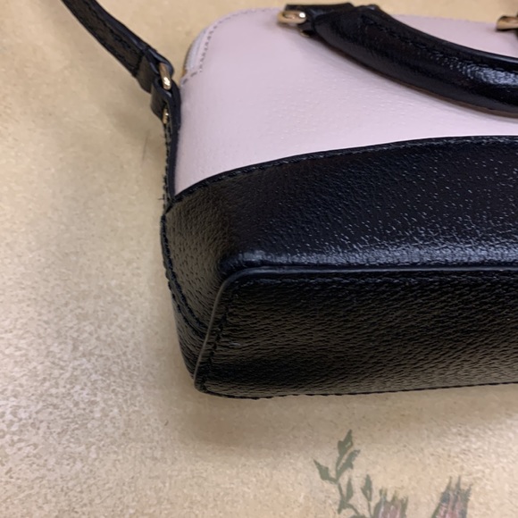 Kate Spade Black and Cream Leather Small Crossbody Purse - Picture 14 of 16